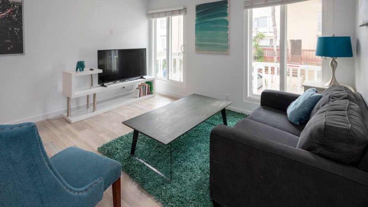 Marina Peninsula Apartment | Beautiful and Spacious 1 Bed, Steps to the Beach!