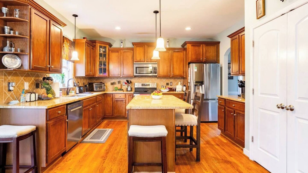 Moseley House | Beautiful and Spacious home w/Outdoor Kitchen