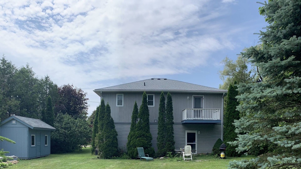 Bayfield House | Beautiful and Spacious Bayfield Cottage !