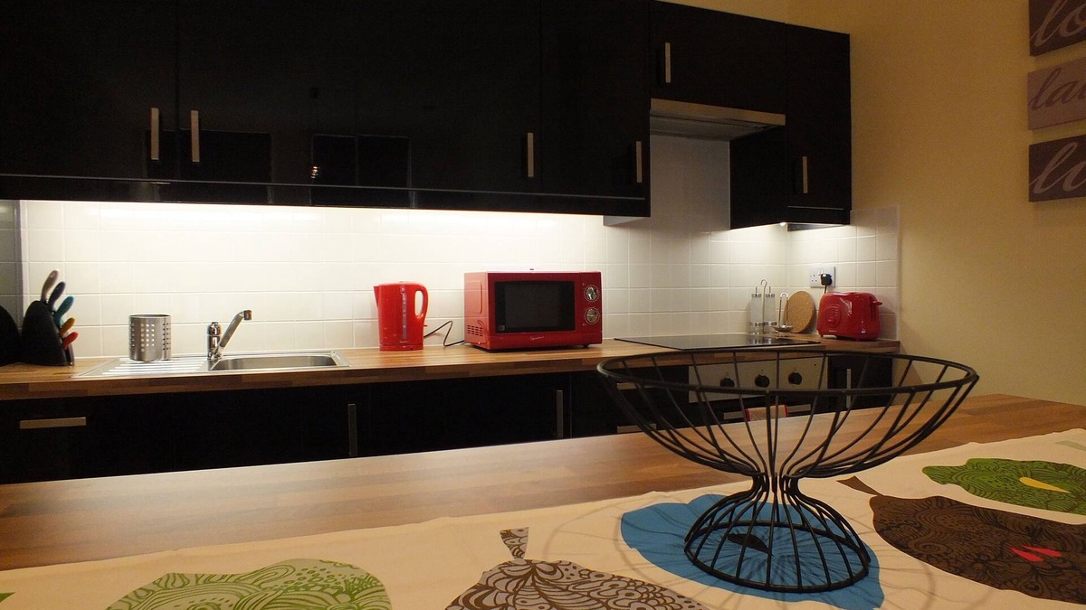 New Town Apartment | Beautiful and Spacious 3 Bedroom Apartment East End of Prince Street