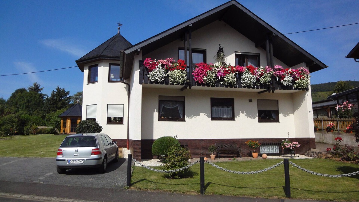 Ellenz-Poltersdorf Apartment | Beautiful apartment with panoramic views