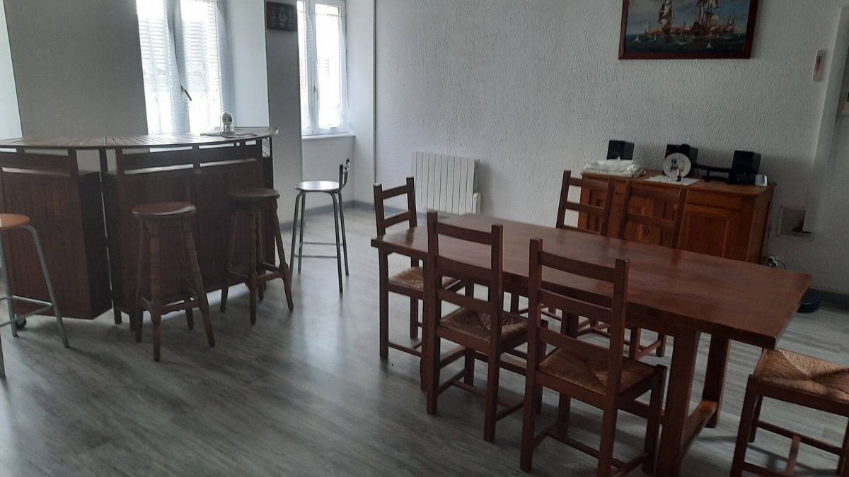 Noidans-le-Ferroux Apartment | beautiful apartment 150m2, 4 bedrooms, 6 people