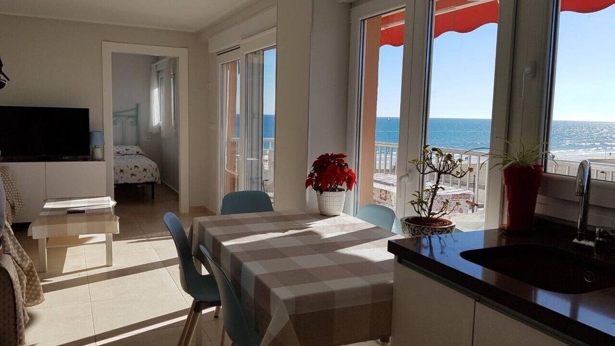 Coveta Fuma Apartment | BEAUTIFUL APARTMENT VACATION RENTAL PLAYA SAN JUAN ALICANTE