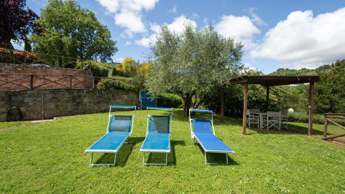 Greve in Chianti House | Beautiful apartment in villa for 8 guests with WIFI, pool, TV, patio, pets allowed and parking