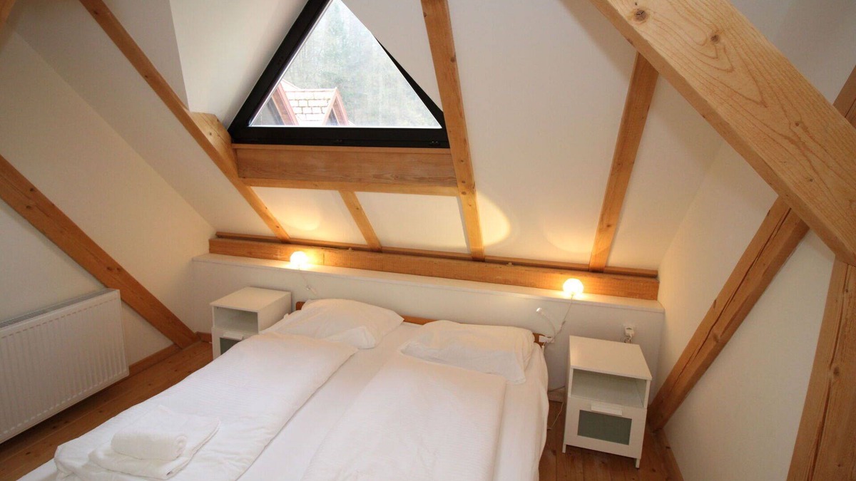 Muhldorf Apartment | Beautiful apartment for 9 people with WIFI, TV, balcony and parking