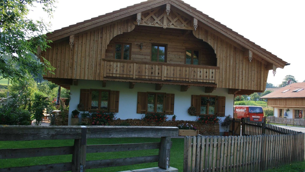Hausham Apartment | Beautiful apartment in an ideal location for a relaxing, restful vacation