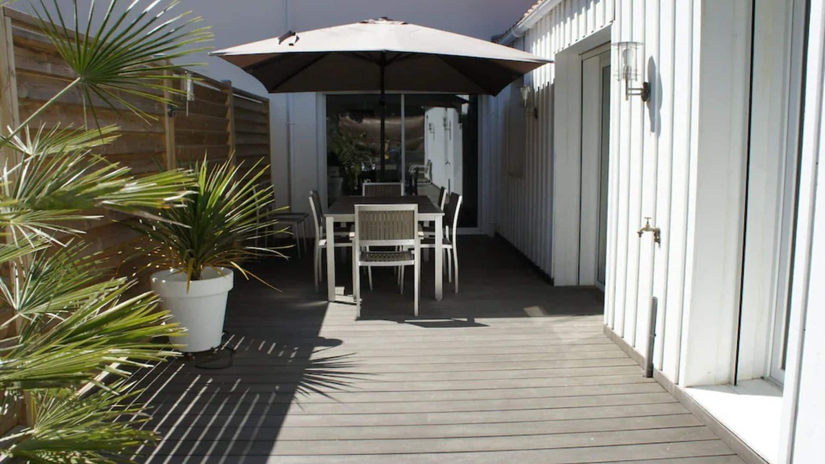 Piraillan Apartment | Beautiful apartment with large terrace in Piraillan Lège Cap Ferret