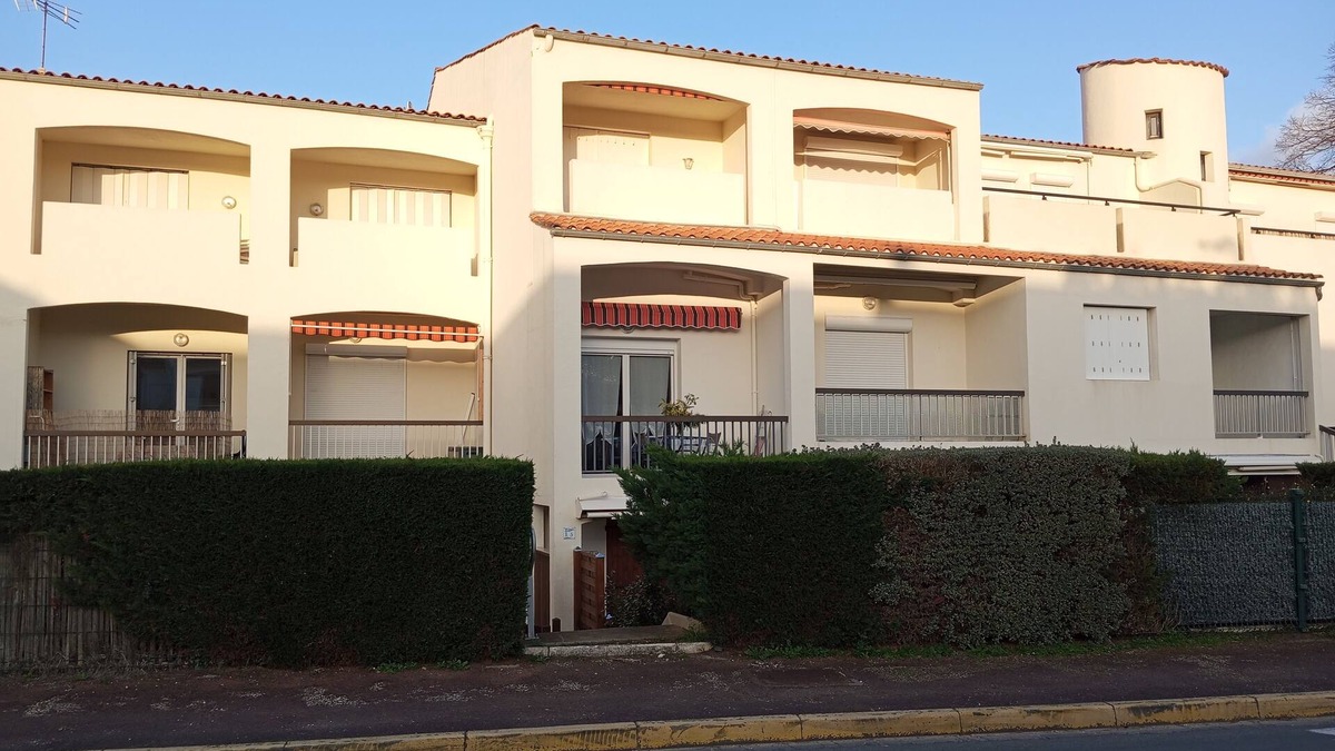 Dolus-d'Oleron Apartment | Beautiful apartment in residence with swimming pool and tennis court close to sea and forest