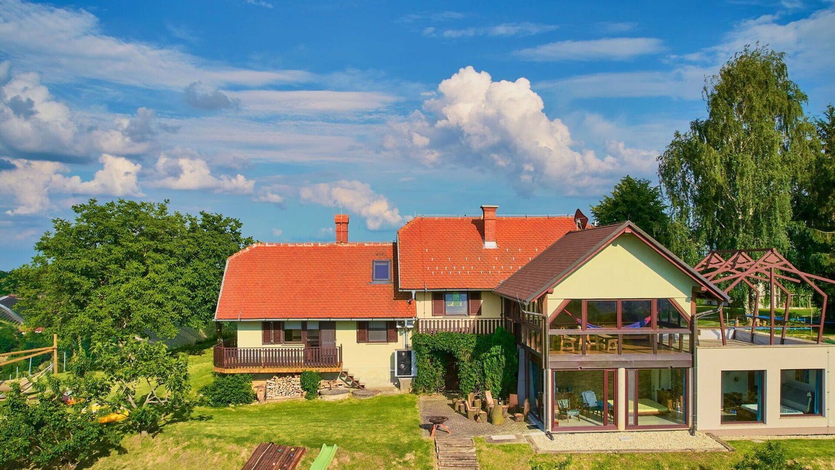 Ljutomer House | Beautiful apartment in villa for 7 guests with WIFI, hot tub, A/C, TV, patio and parking