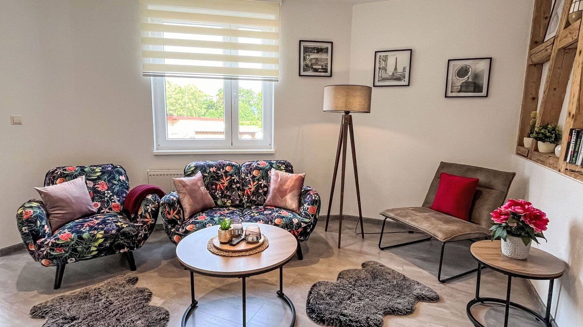 Zella-Mehlis Apartment | Beautiful apartment for 4 people with WIFI, TV, pets allowed and parking
