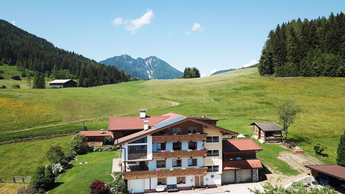Wildschoenau Apartment | Beautiful apartment for 4 guests with WIFI, TV and balcony