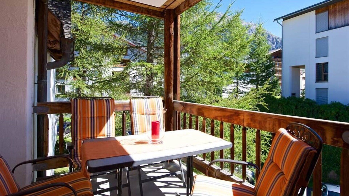 Lenzerheide Apartment | Beautiful apartment for 4 guests with TV and balcony