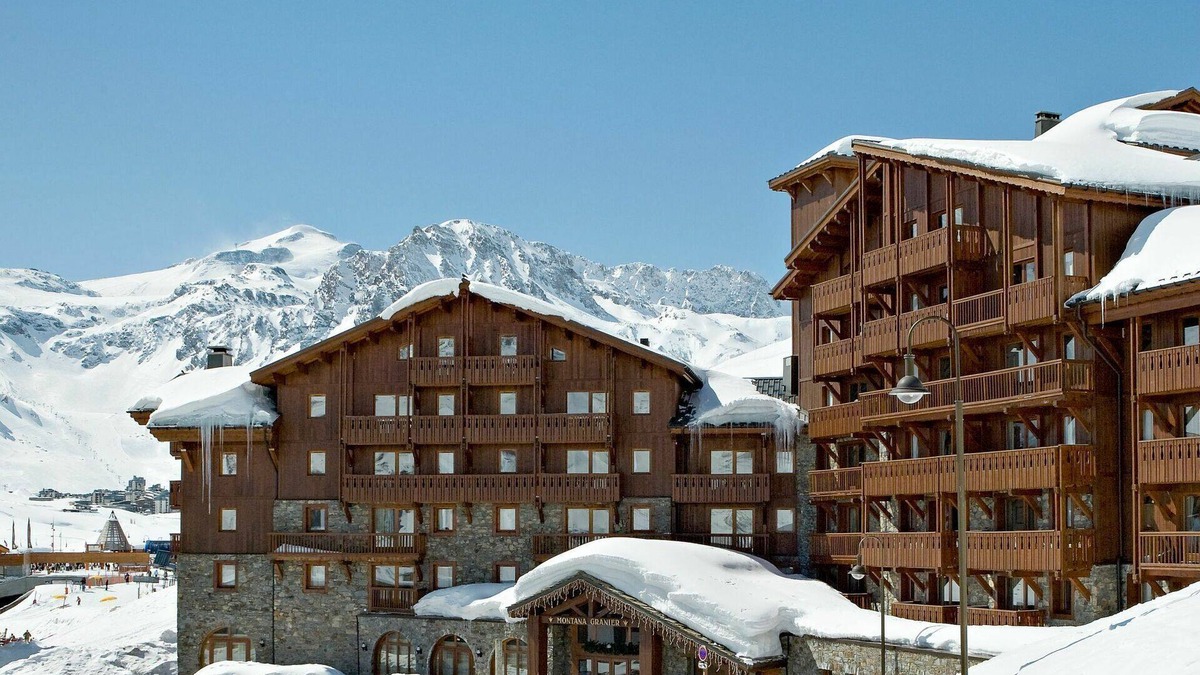 Le Lavachet Apartment | Beautiful apartment for 6 guests with pool, hot tub, WIFI, TV, terrace, pets allowed and parking