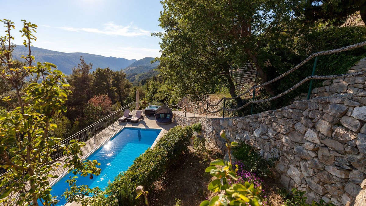 Split Apartment | Beautiful apartment Stela with private pool and whirlpool