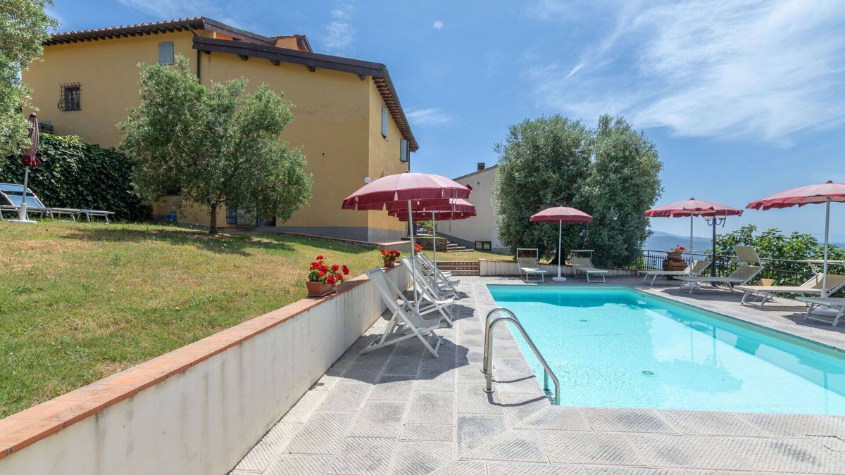 Montebonello Apartment | Beautiful apartment for 6 people with WIFI, pool, A/C, TV, pets allowed, panoramic view and park.