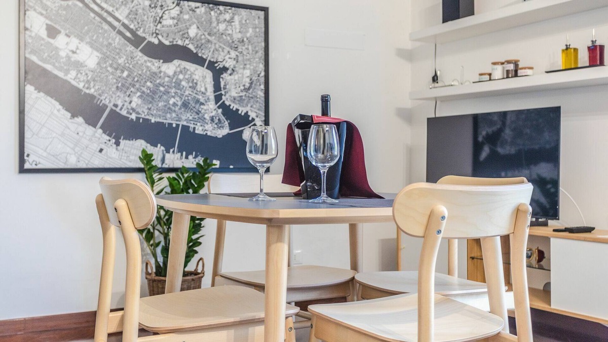 Santa Lucia Villa | Beautiful apartment in villa for 3 guests with A/C, WIFI, TV and parking, close to Rome