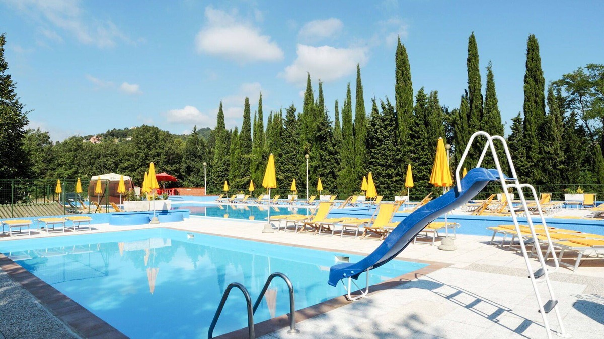 Villanova d'Albenga House | Beautiful apartment in villa for 4 people with WIFI, pool, TV, patio, pets allowed and parking