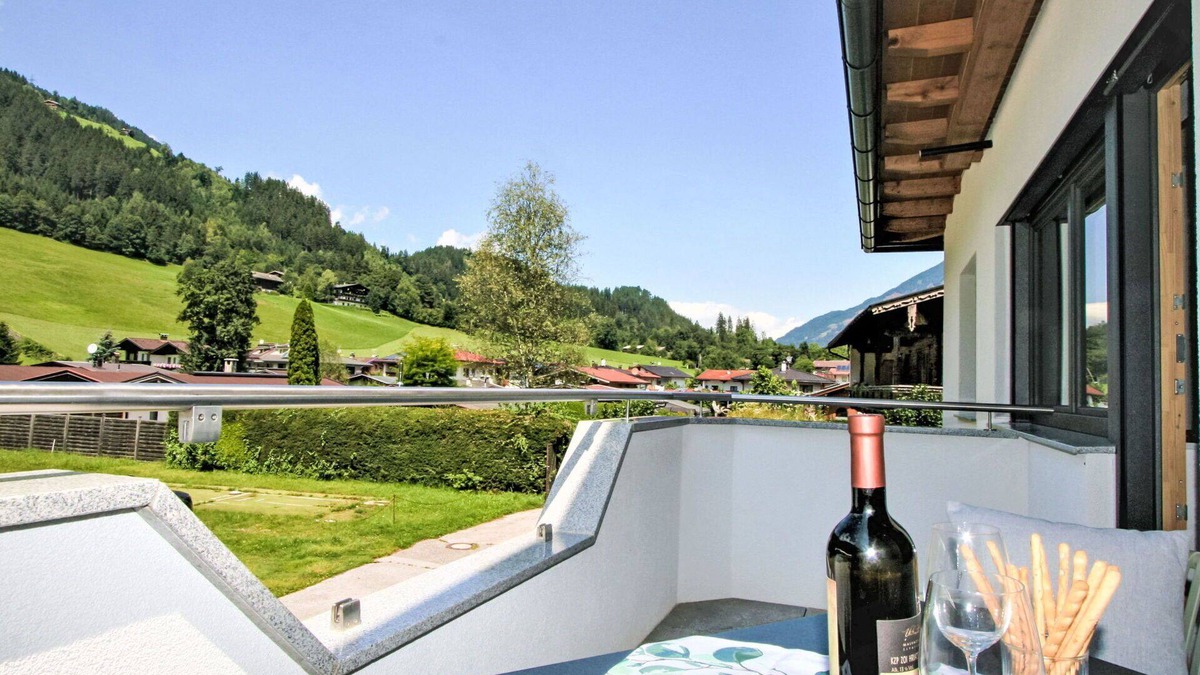 Distelberg Apartment | Beautiful apartment for 8 guests with WIFI and terrace
