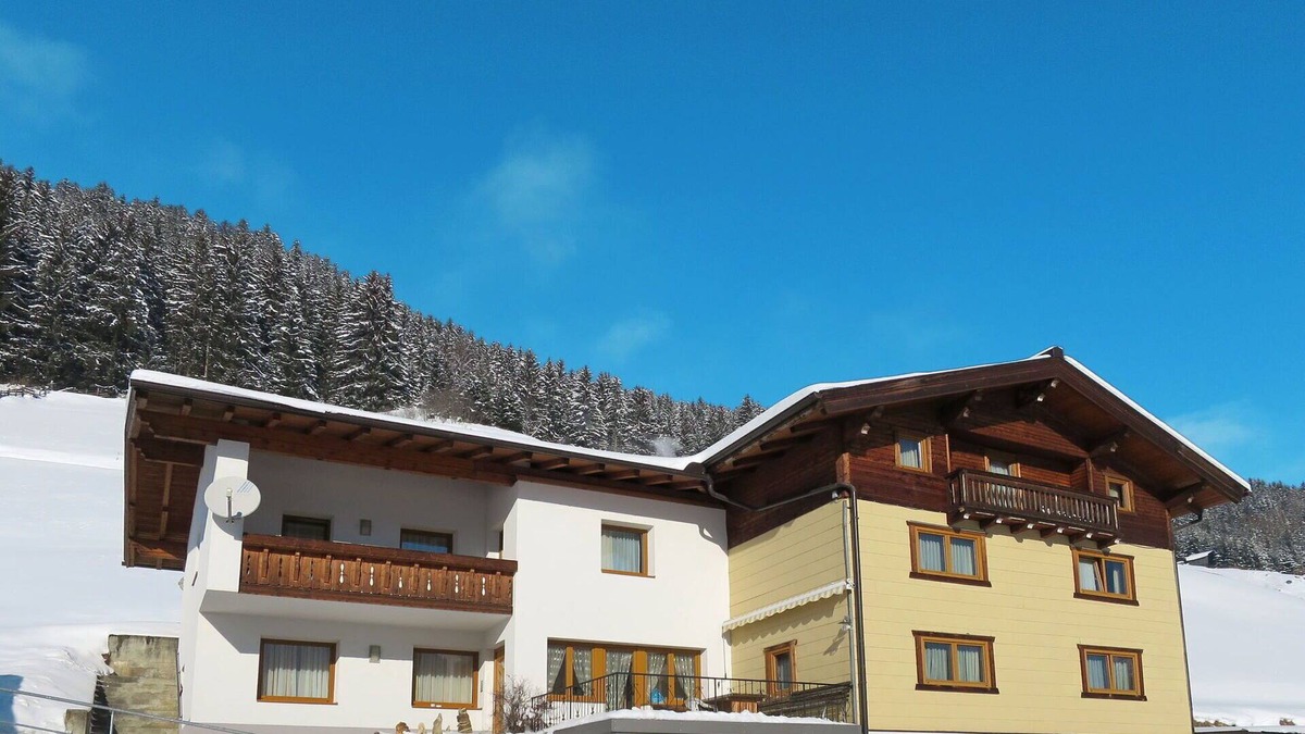 Kappl Villa | Beautiful apartment in villa for 6 guests with WIFI, TV, terrace and parking