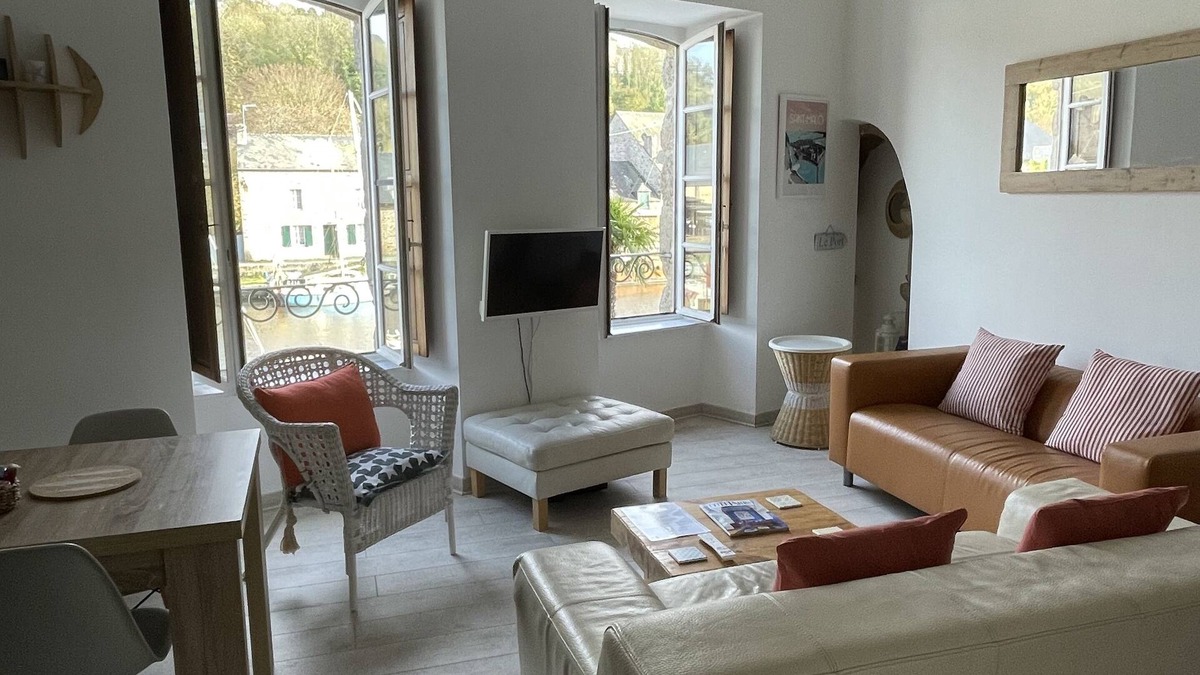 Dinan Apartment | Beautiful apartment at Port with stunning river views.