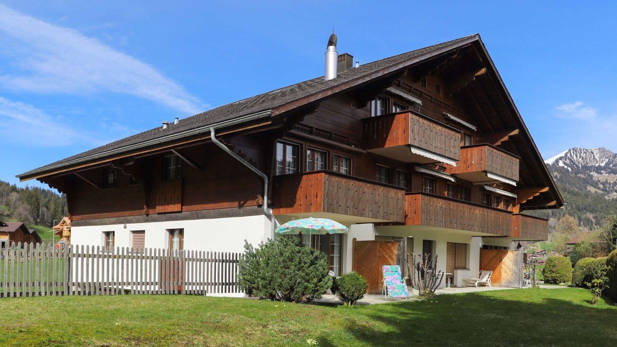 Zweisimmen Apartment | Beautiful apartment for 4 people with WIFI, TV, terrace and parking