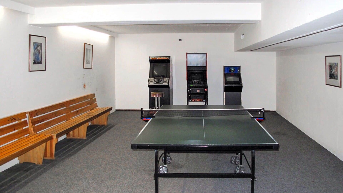Maierhofen House | Beautiful apartment in villa for 4 guests with pool, TV, terrace, pets allowed and parking