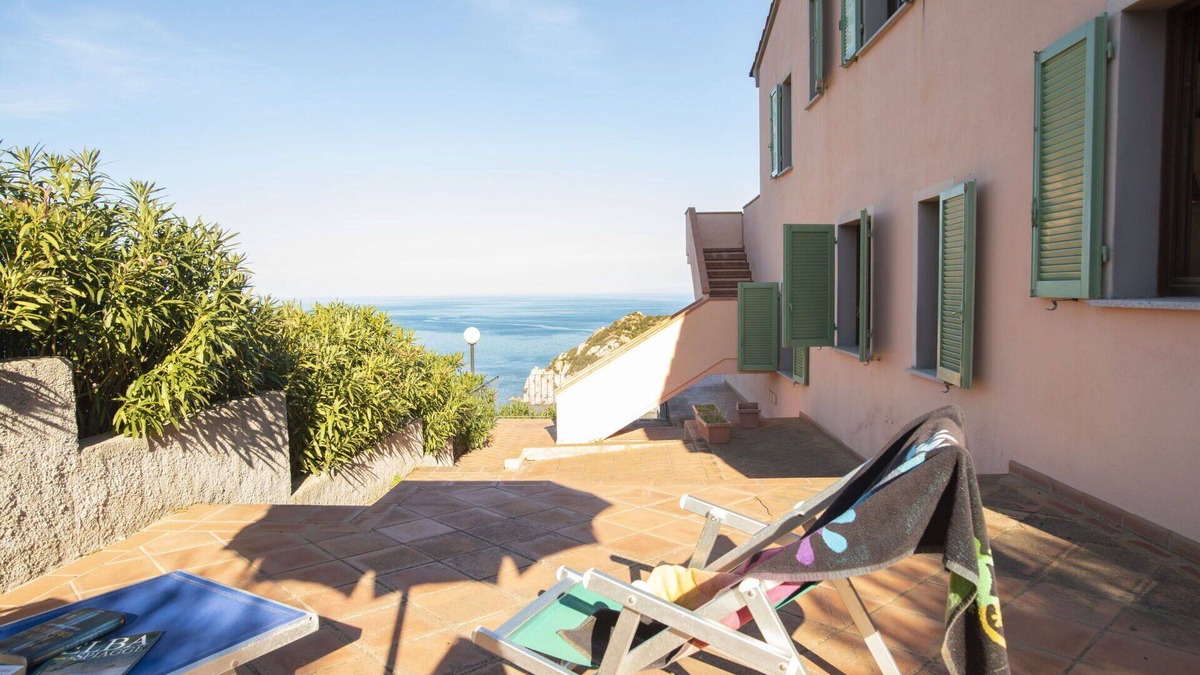 Patresi Apartment | Beautiful apartment for 4 people with WIFI, A/C, TV and terrace