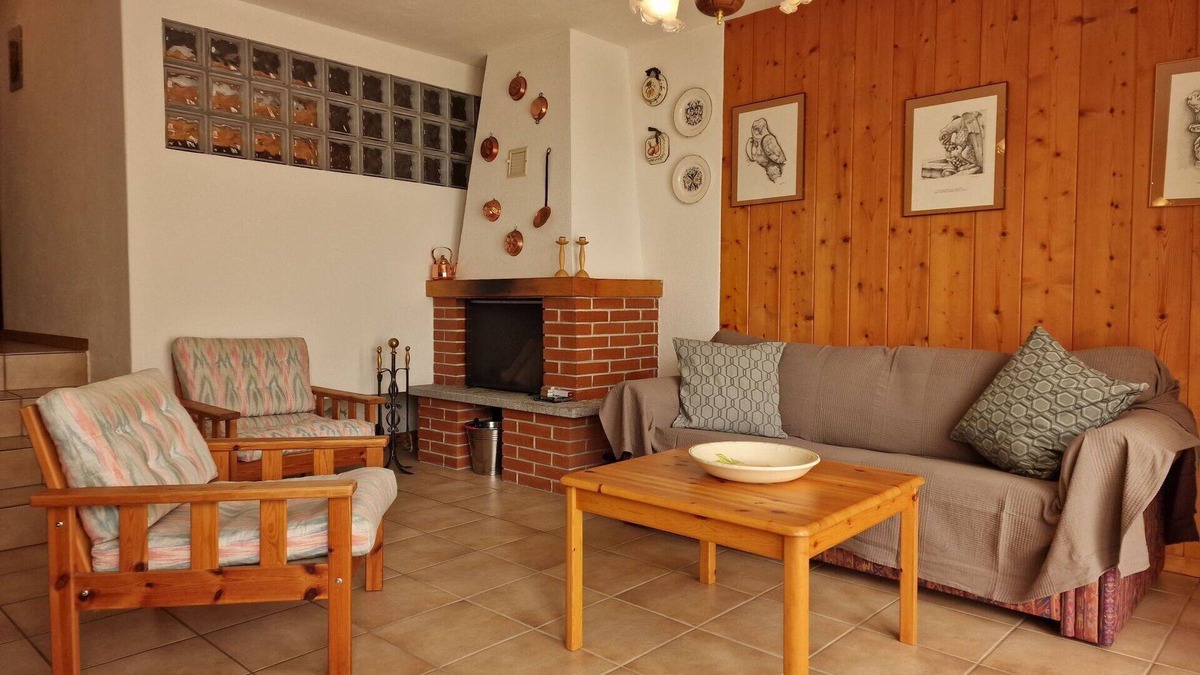 Airolo Apartment | Beautiful apartment for 4 guests with WIFI, TV, patio, panoramic view and parking