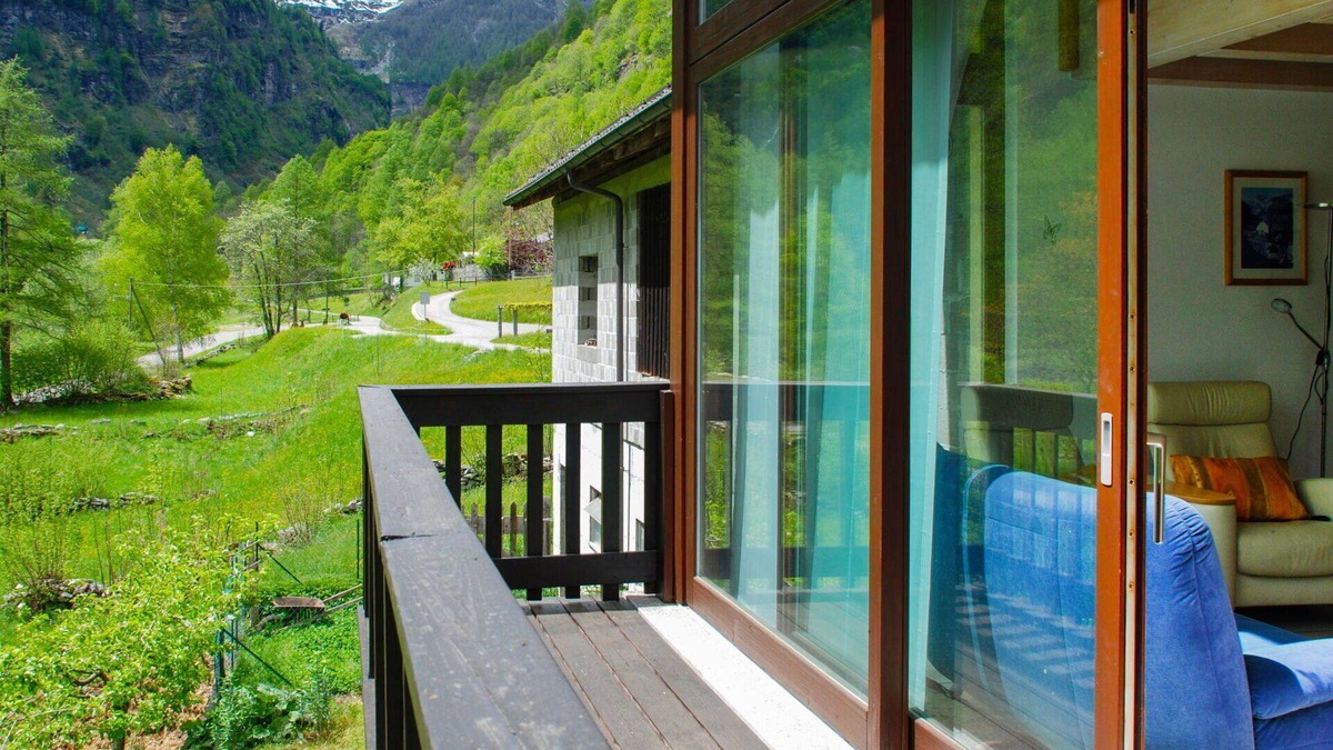 Sonogno Apartment | Beautiful apartment for 5 guests with WIFI, TV, patio, panoramic view and parking