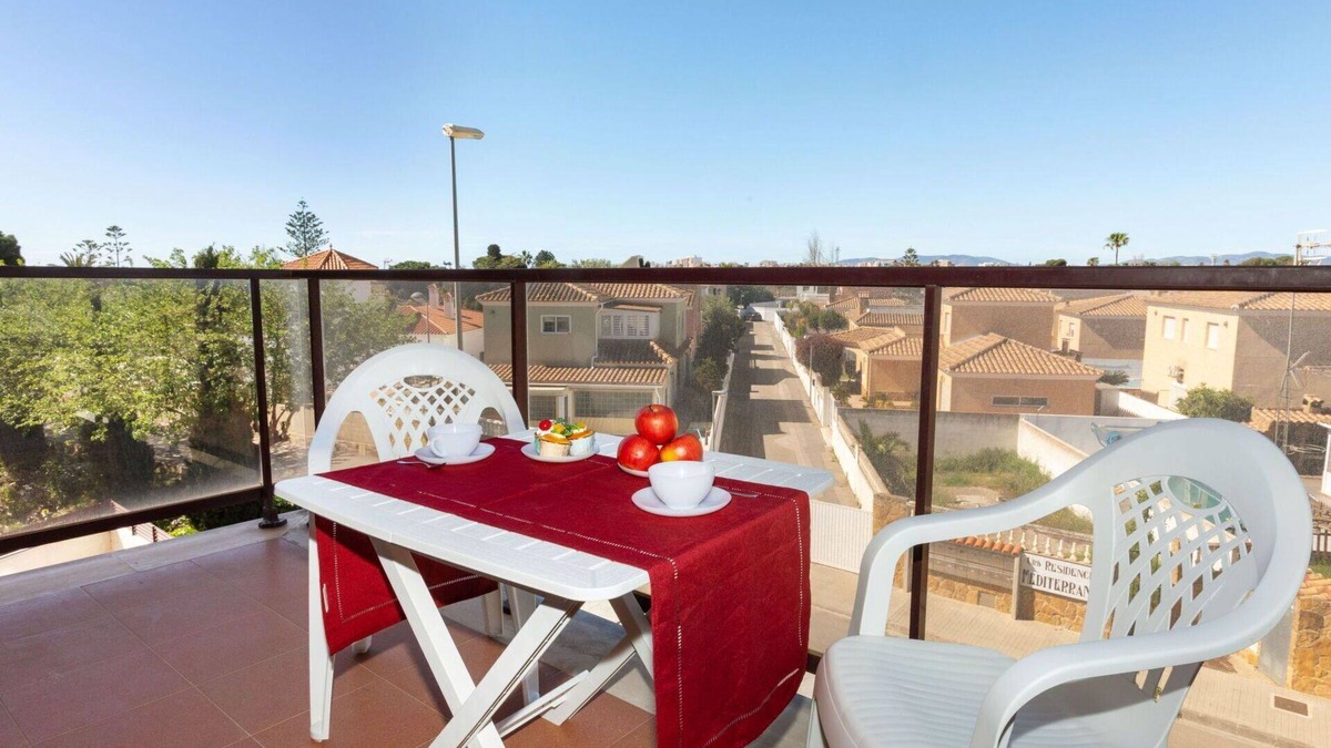 Vinaros Apartment | Beautiful apartment for 4 guests with pool, A/C, WIFI, TV and terrace