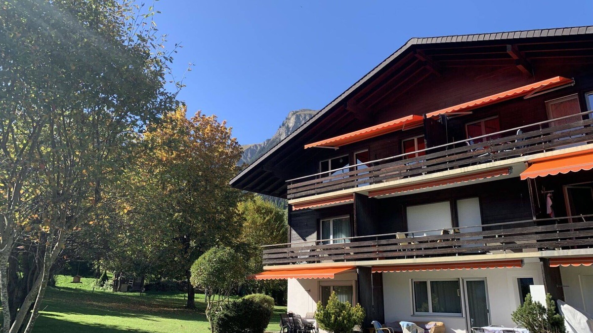 Lenk Apartment | Beautiful apartment for 4 guests with parking