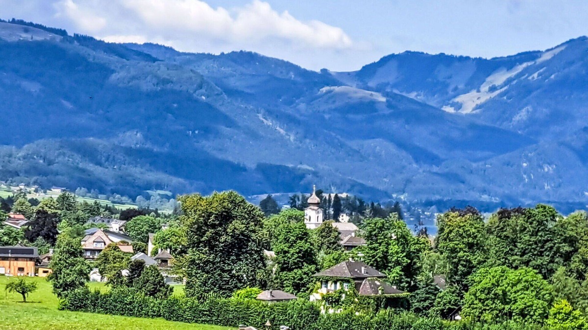 Strobl Apartment | Beautiful apartment for 6 people with WIFI, TV and patio