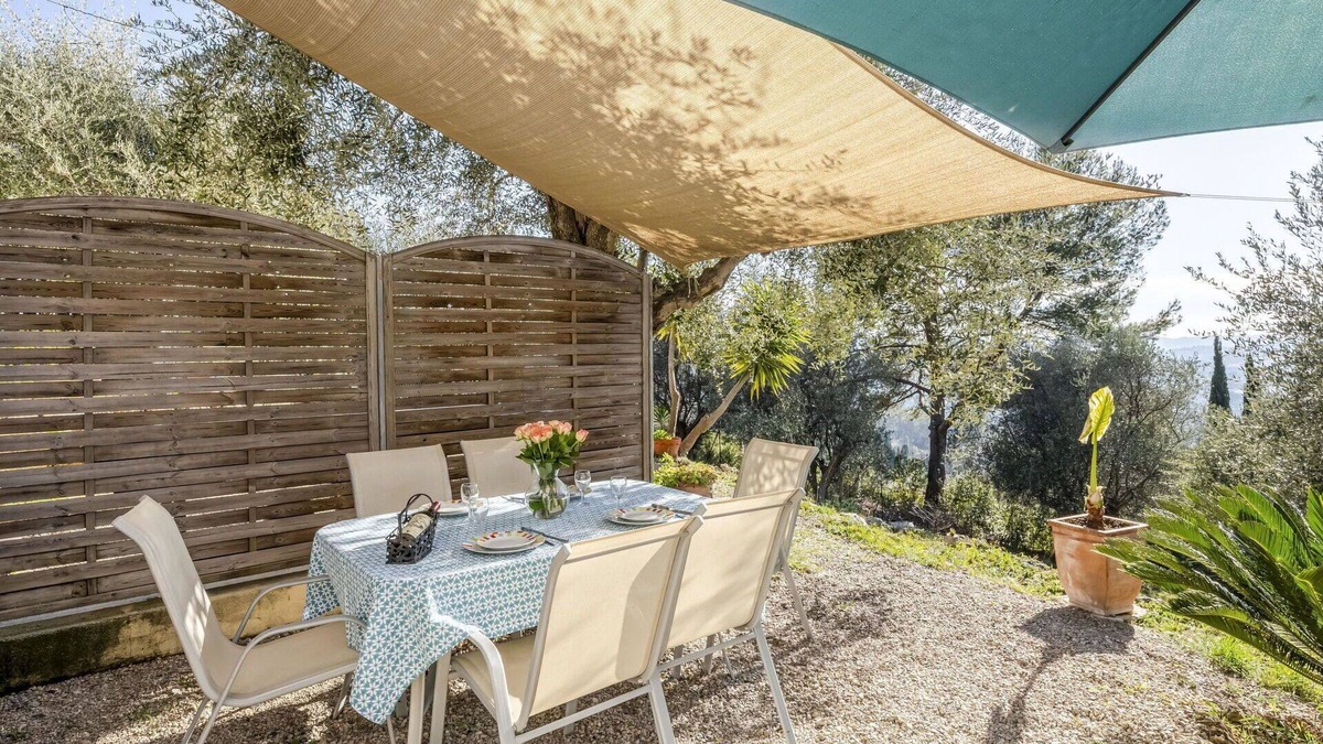 Cabris Apartment | Beautiful apartment for 5 guests with WIFI, TV, terrace and parking