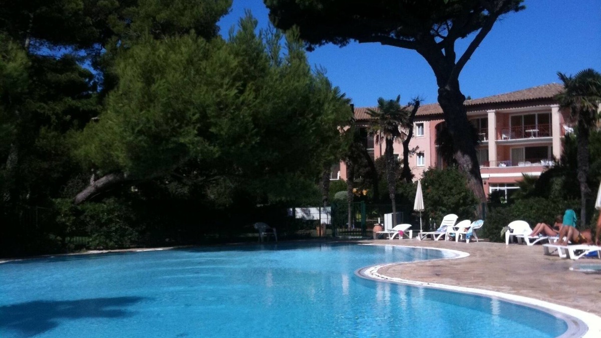 Giens Apartment | BEAUTIFUL APARTMENT FOR 6 PEOPLE ON THE WATER
