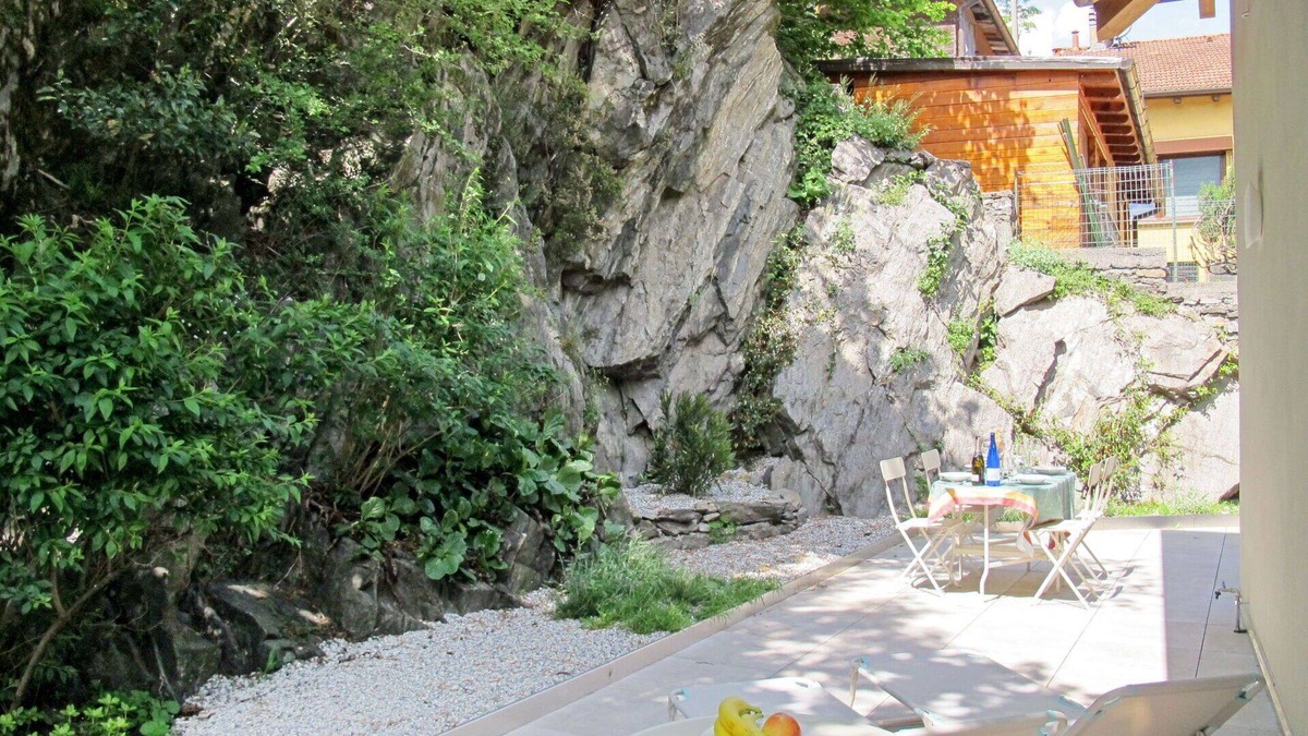 Olgiasca Apartment | Beautiful apartment for 4 people with WIFI, TV, terrace, pets allowed and parking