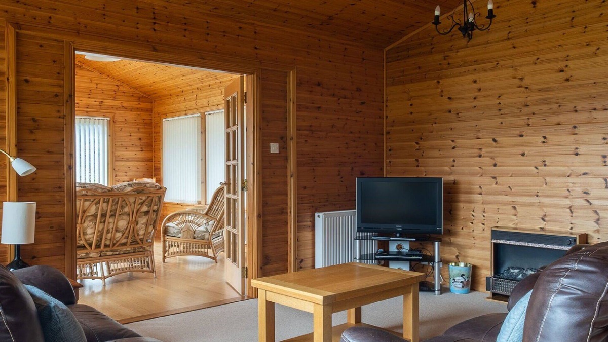 Drumnadrochit House | Beautiful apartment in villa for 6 guests with WIFI, TV, patio, panoramic view and parking