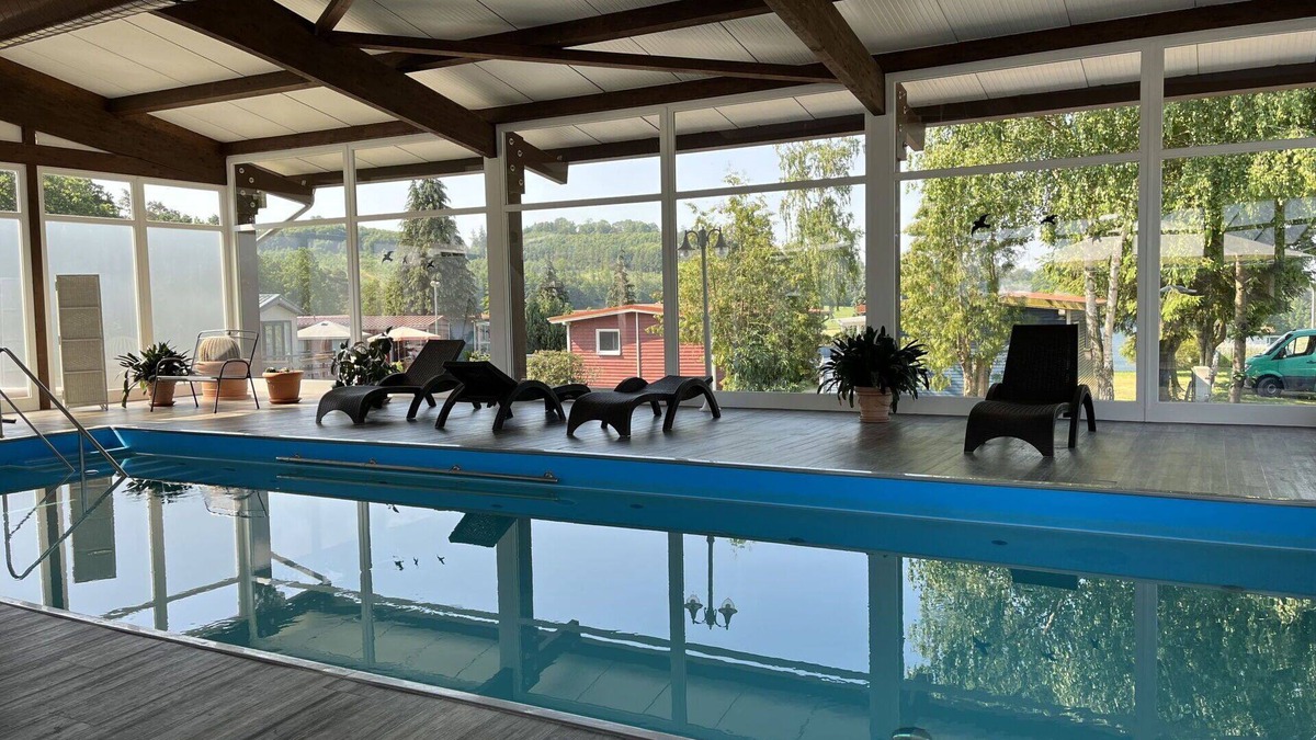 Bad Emstal House | Beautiful apartment in villa for 5 guests with WIFI, pool, TV, terrace, pets allowed and parking