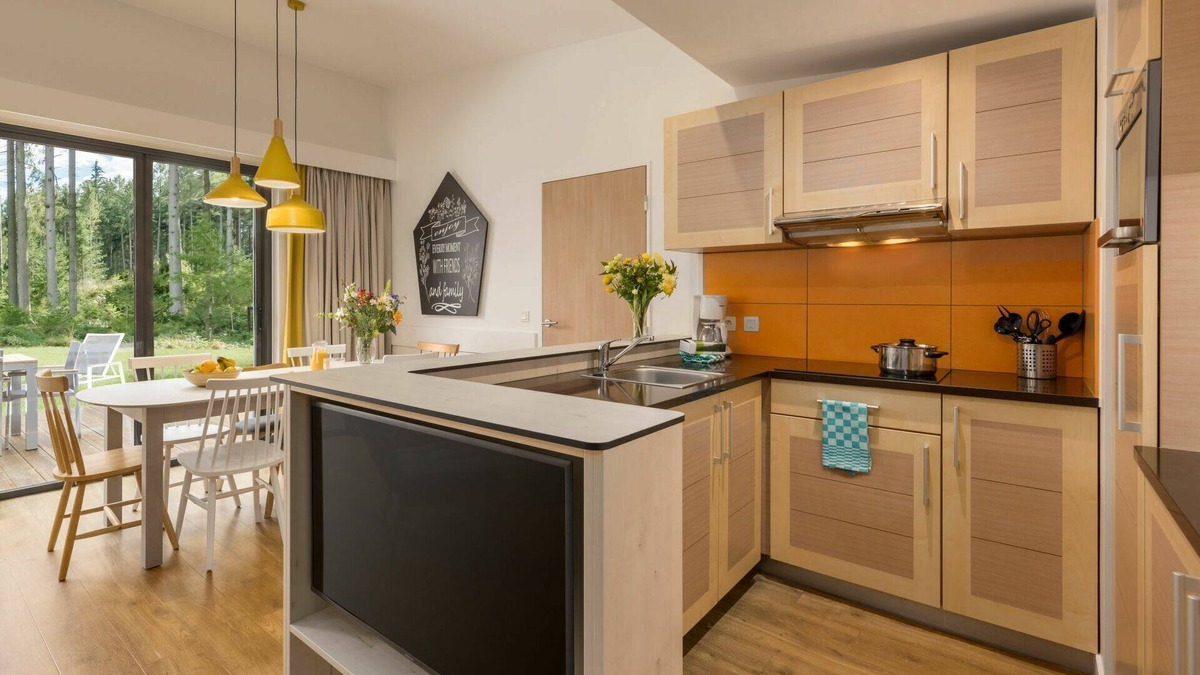 Hattigny House | Beautiful apartment in villa for 6 guests with pool, WIFI, hot tub, TV and terrace