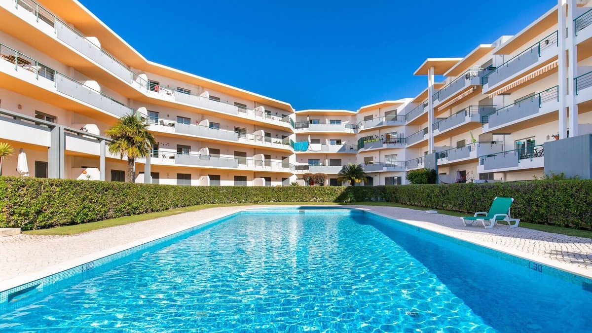 Albardeira Apartment | Beautiful apartment, ideal for couples and small families.