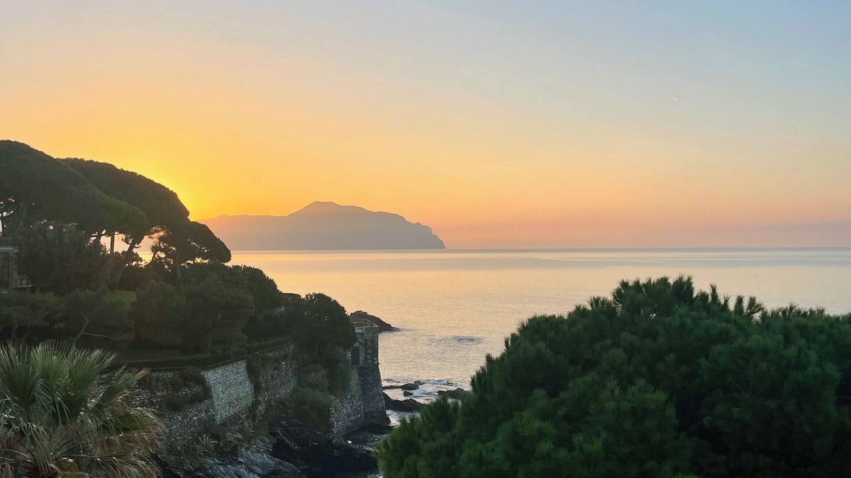 Nervi Apartment | Beautiful apartment in front of the sea—2minutes from the beach-parking included