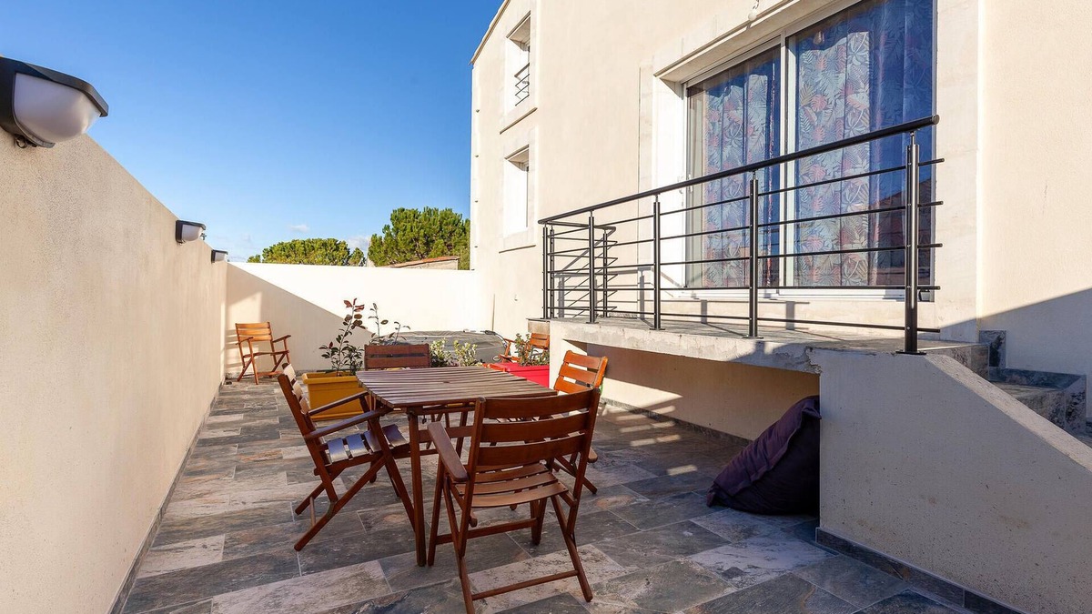 Eyragues Apartment | Beautiful apartment in Eyragues