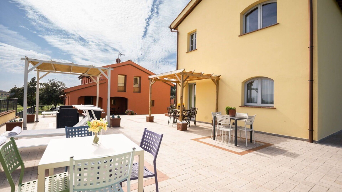 Larciano House | Beautiful apartment in villa for 5 people with A/C, WIFI, pool, TV, patio and parking