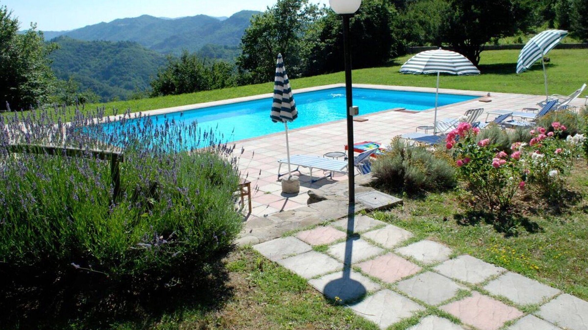 Marradi Villa | Beautiful apartment in villa with WIFI, pool, TV, pets allowed, panoramic view and parking
