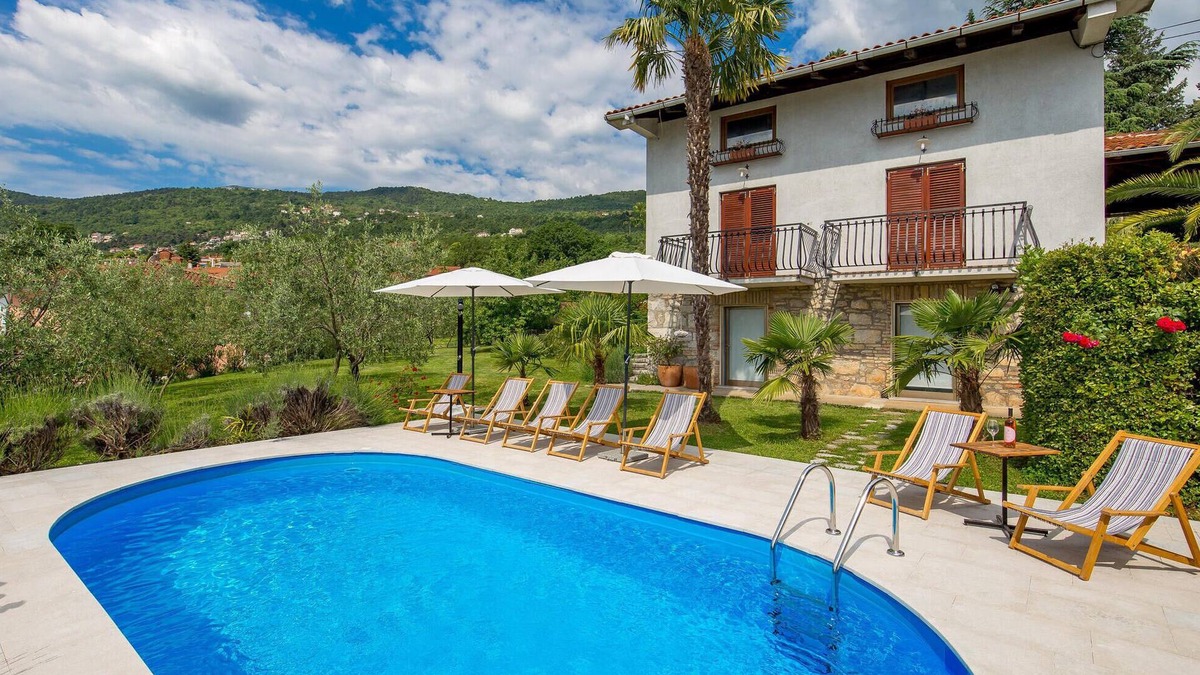 Ika Apartment | Beautiful apartment in Lovran with WiFi