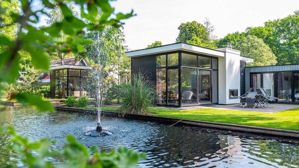 Noordoostelijk van Schaarsbergen House | Beautiful apartment in villa for 6 people with pool, WIFI, TV and terrace