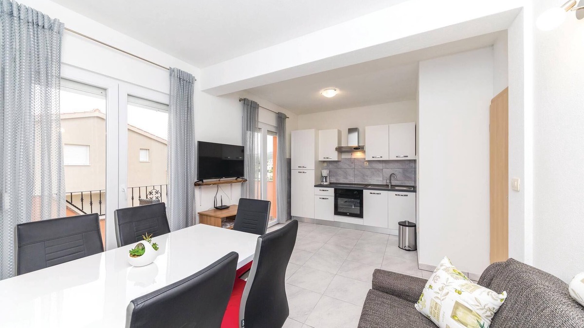 Sevid Apartment | Beautiful apartment in Sevid with WiFi