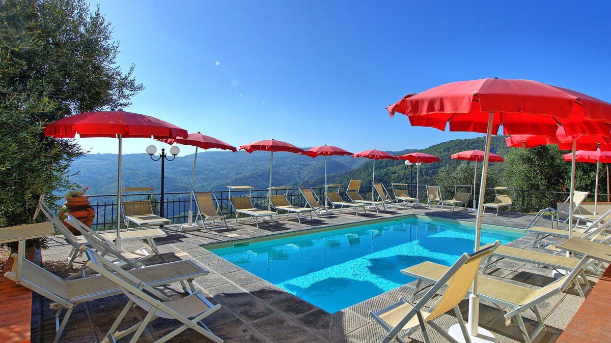 Montebonello Villa | Beautiful apartment in villa with pool, A/C, WIFI, TV, patio, pets allowed and panoramic view