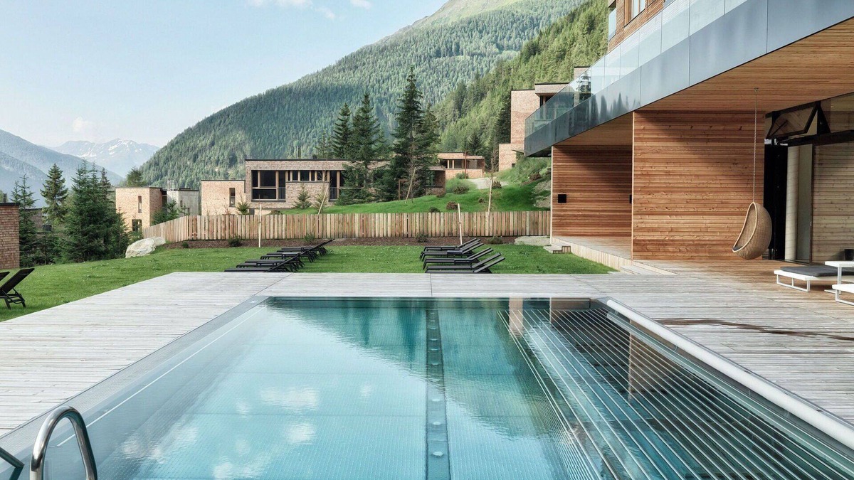 Großdorf House | Beautiful apartment in villa for 6 guests with WIFI, pool, TV, balcony and panoramic view