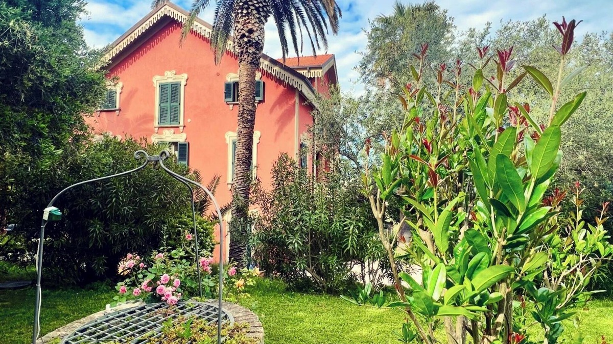 Silvi Apartment | Beautiful apartment inside a villa mid the nature and just few steps by the sea