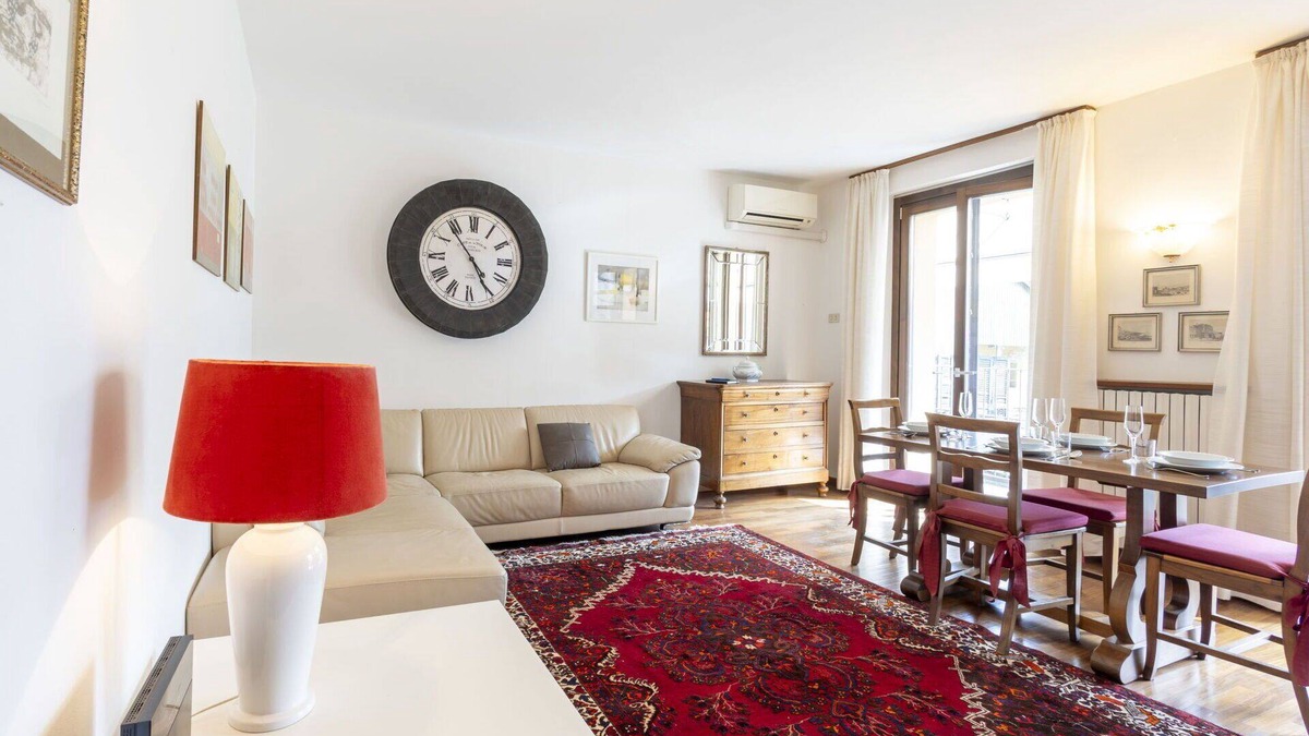 Chiavenna Apartment | Beautiful apartment for 4 guests with WIFI, A/C, TV, balcony, pets allowed and parking